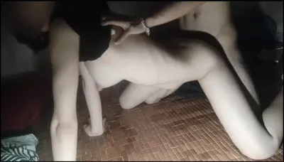 Tranh thủ lúc con ngủ hai cô vợ gã chồng lén lút đụ - 2