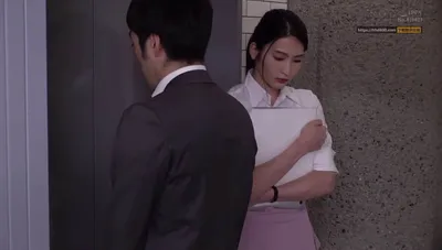 Em thư ký buồn bã bị cấp trên bắt vào nhà trọ phục vụ đối tác