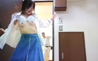 Bị cưỡng dâm cô gái tìm đến người nhà kề bên giúp đỡ nhưng thật đen đủi khi hắn ta cũng…